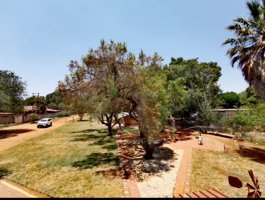 Commercial Property for Sale in Buffelshoek AH North West